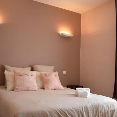Le Lys Hotel Lacrouzette ภายนอก รูปภาพ