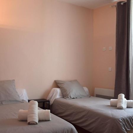 Le Lys Hotel Lacrouzette ภายนอก รูปภาพ