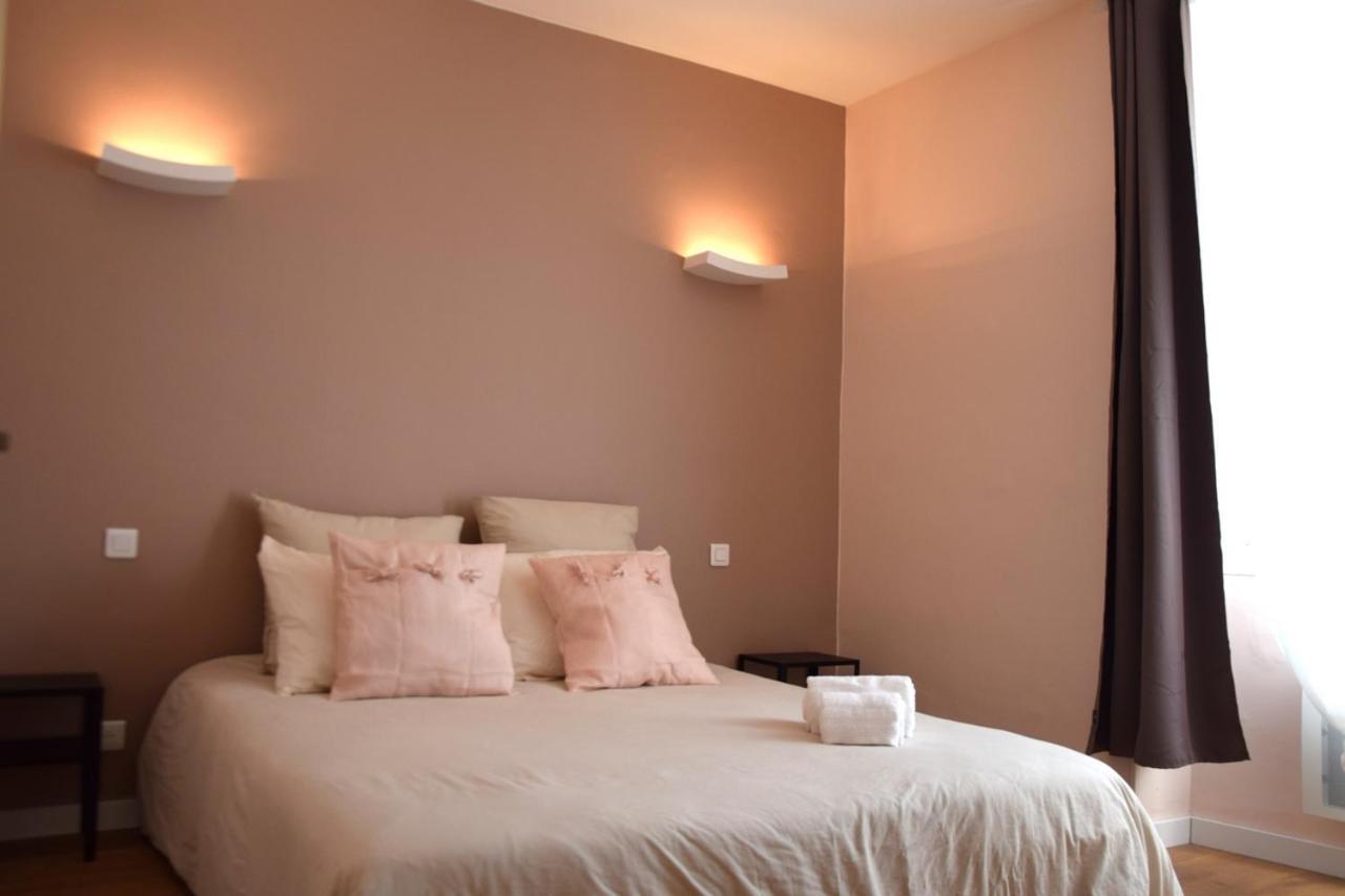 Le Lys Hotel Lacrouzette ภายนอก รูปภาพ